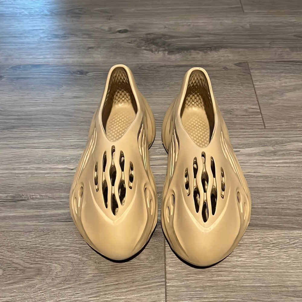 AUTHENTIC YZY FOAM RUNNERS